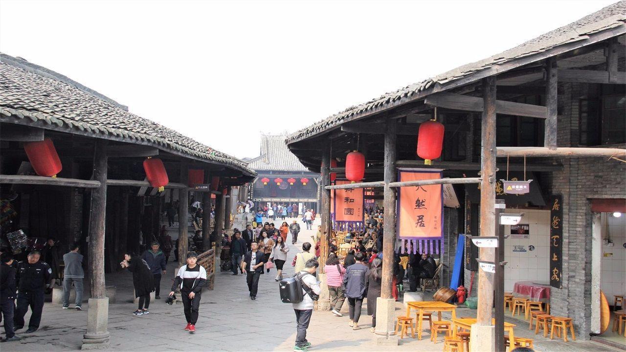 女管家逃脱记