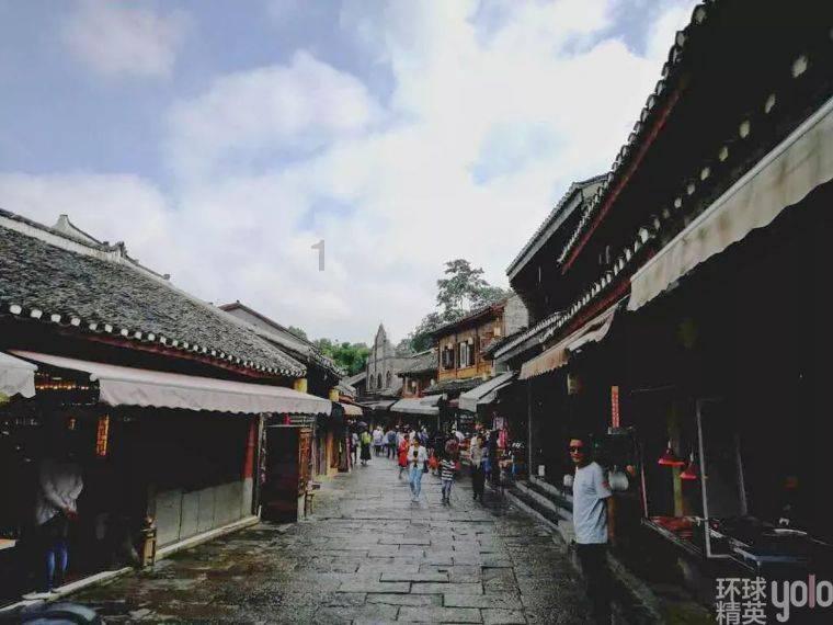 沪指缩量反弹，等待市场企稳信号